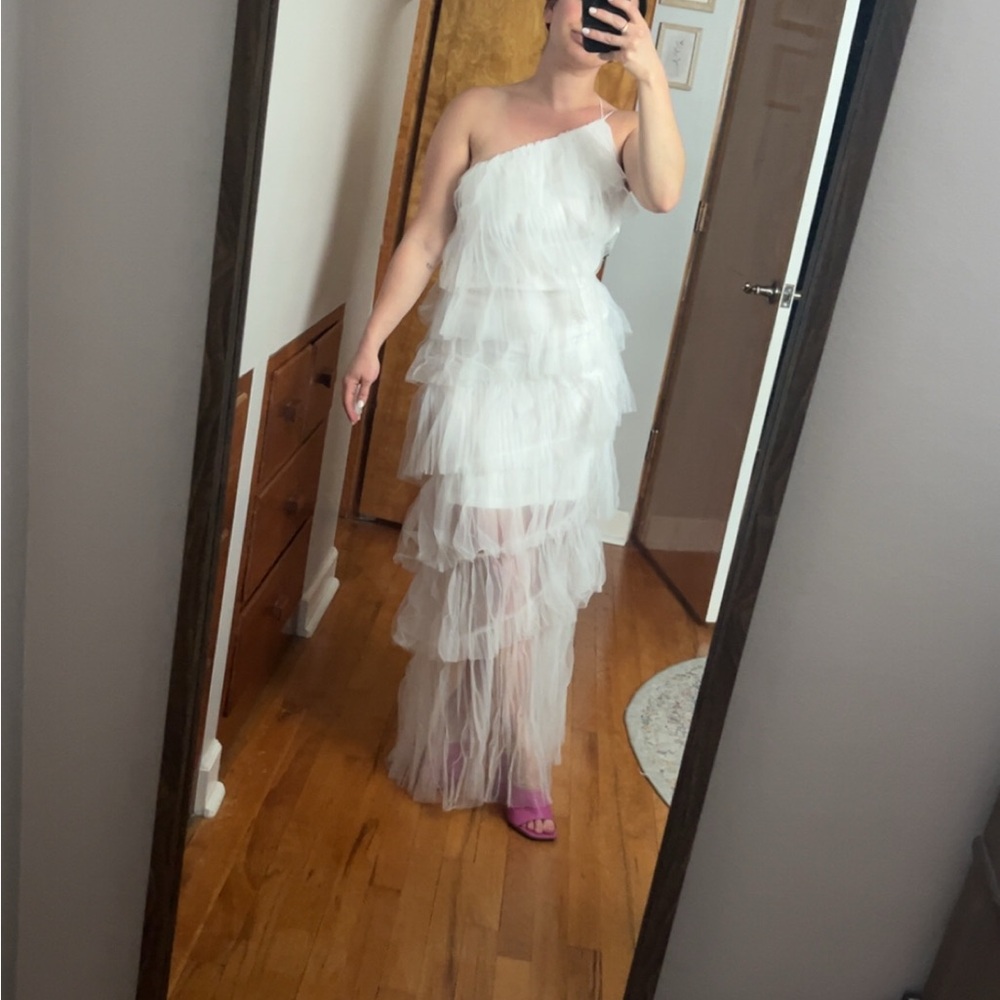 Selfie Leslie Arrabel Tiered Ruffle Tulle Maxi Dress White